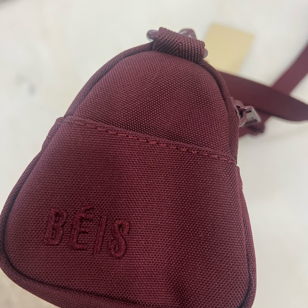 BEIS EXPANDABLE CROSSBODY CHARM IN BURGUNDY - Picture 6 of 9